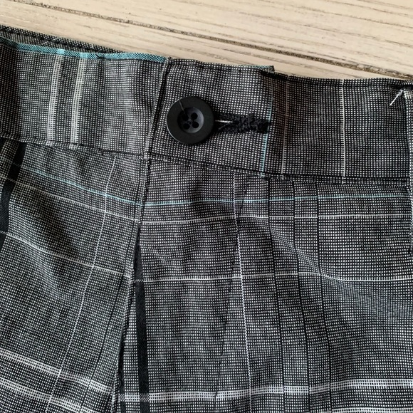 LIKE NEW! Burnside flat front shorts - Picture 4 of 7